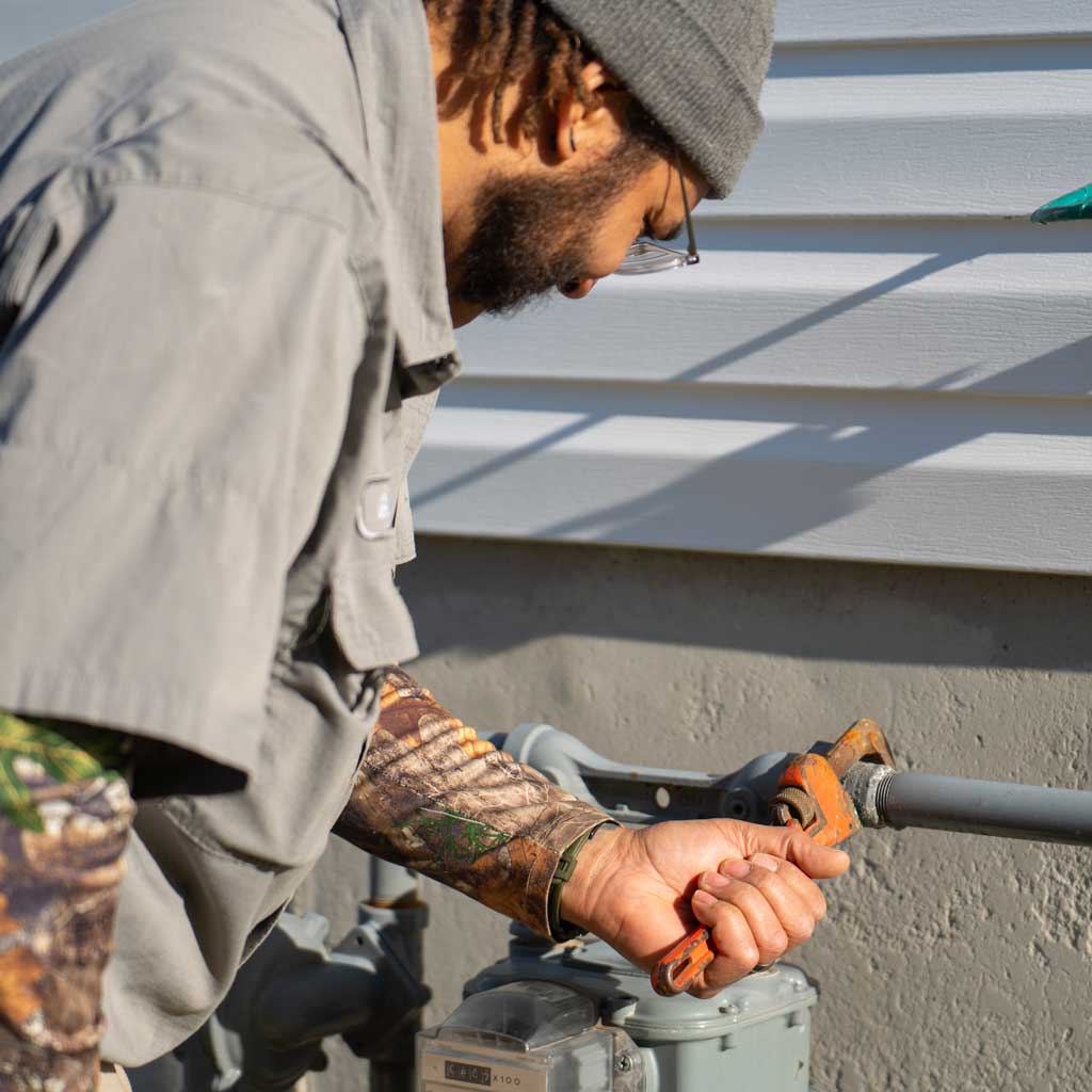 tech fixing pipe